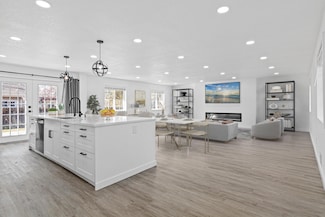 8011 Elbe St, Circle Pines, MN 55014