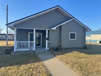 506 E Main St, Kahoka, MO 63445