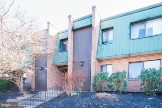 1223 Meadowview Ln, Mont Clare, PA 19453