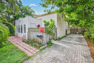 705 Lytle St, West Palm Beach, FL 33405