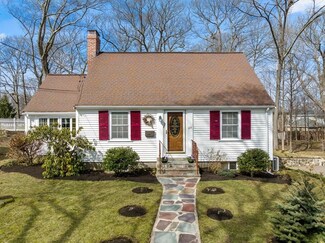 23 White Pine Rd, Newton Upper Falls, MA 02464