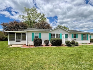 236 Riverwind Dr, Hendersonville, NC 28739