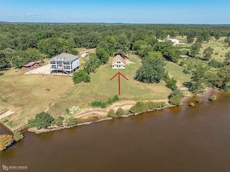 10307 Pirogue Rd, Oil City, LA 71061