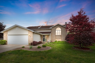 1421 Capri Ln, Dyer, IN 46311
