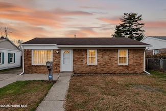 1462 Holmes St, Toledo, OH 43605