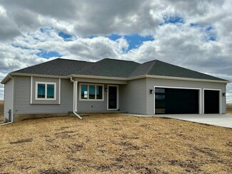 108 2nd St, Friesland, WI 53935