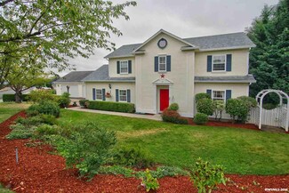 249 SW 1st St, Dundee, OR 97115