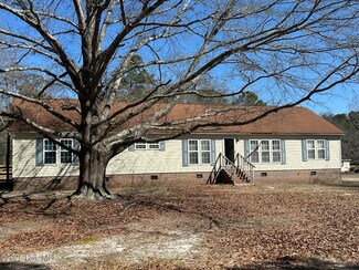8643 Mcleod Rd, Laurinburg, NC 28352