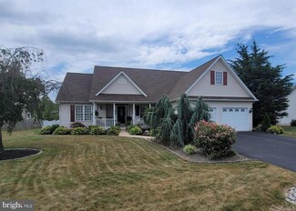 55 Oberlin Dr, Falling Waters, WV 25419