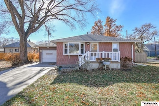 5401 Gladstone St, Lincoln, NE 68504