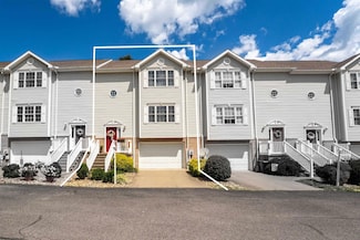 110 New Castle Dr, Morgantown, WV 26508