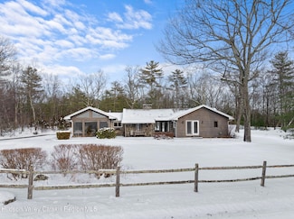 25 Windwood Ln, Woodstock, NY 12498