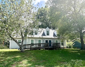 7631 Applewood Ln, Charlotte, NC 28227