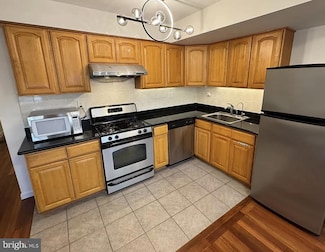 1118 Buttonwood St Unit B, Philadelphia, PA 19123