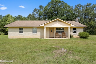 23601 Hinton Rd, Lucedale, MS 39452