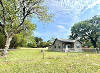 909 W Elder St, Colmesneil, TX 75938