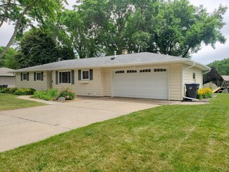 1707 S Palmetto Ave, Marshfield, WI 54449