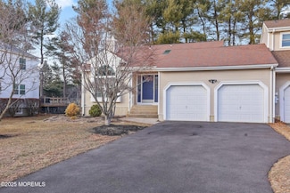 3 Baytree Cir, North Middletown, NJ 07748
