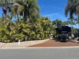 397 NW Chipshot Ln, Port Saint Lucie, FL 34986