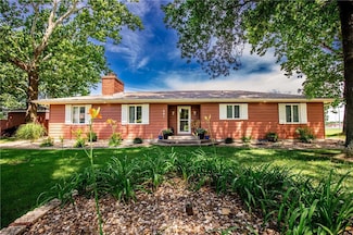 601 W 14th St, Pleasanton, KS 66075