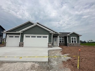 N8034 Oakwood Dr, Sherwood, WI 54169