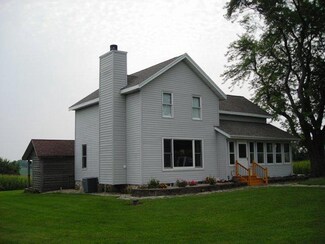 N2440 Mulvaney Ln, Reeseville, WI 53579