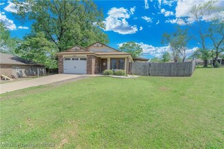 1502 Heather Cir, Barling, AR 72923