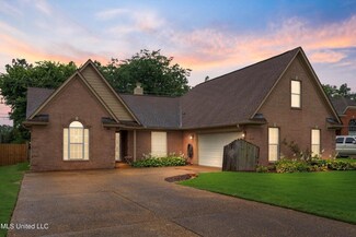 9133 Plantation Lakes Dr, Olive Branch, MS 38654
