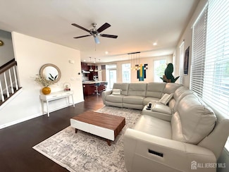 2 Wisteria Ct, Monroe Township, NJ 08831