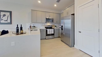 17132 SW 2nd Cir Unit 17132, Pembroke Pines, FL 33027