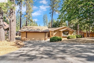 13099 Mueller Dr, Groveland, CA 95321