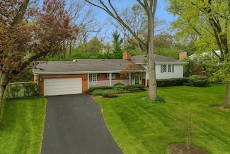 524 Forest Hill Rd, Lake Forest, IL 60045