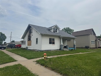 713 W Main St, Knoxville, IA 50138
