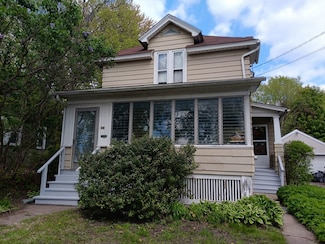 10 N Washington St, Carpentersville, IL 60110