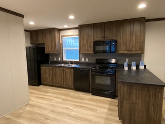 2752 W North Union Rd Unit 14, Midland, MI 48642