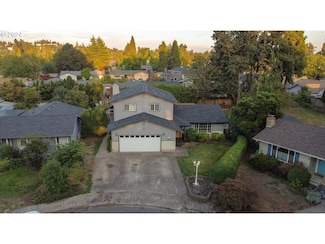 631 Rayner Ave, Springfield, OR 97477
