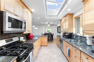 175 Orangewood Ln, Tustin, CA 92780