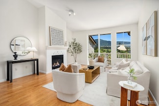 23420 SE Black Nugget Rd Unit E 302, Issaquah, WA 98029