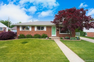 39124 Orangelawn St, Livonia, MI 48150