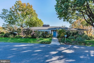2875 Sunset Dr, Camp Hill, PA 17011