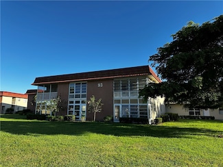 93 Spring Lake Dr Unit 202, Vero Beach, FL 32962