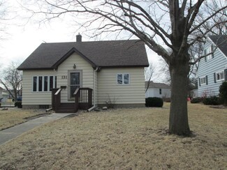 131 4th St, Kenyon, MN 55946