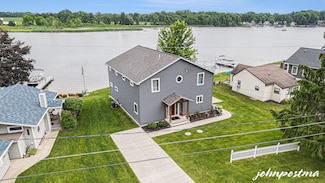 681 Clifford Lake Dr, Stanton, MI 48888