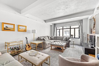 25 W 54th St Unit 4B, New York, NY 10019