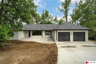 11228 N 61st Cir, Omaha, NE 68152
