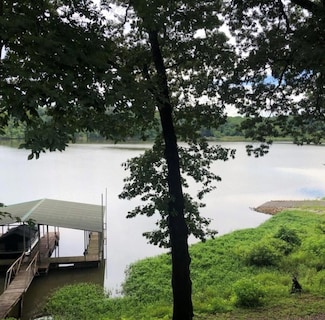 45 Camelot Dr, Camden, TN 38320