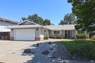 185 Salinas Dr, Vacaville, CA 95688