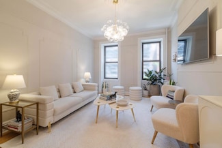 350 W 48th St Unit 4E, New York, NY 10036