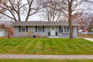 2002 NW 80th Ct, Clive, IA 50325