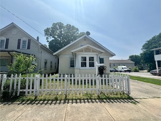 109 Seminary Ave, Aurora, IL 60505
